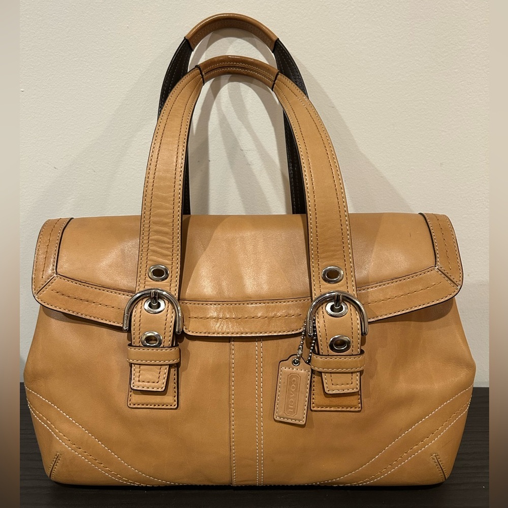 Coach Soho - Beautiful Tan Leather Handbag- Measures 14×9- 2008